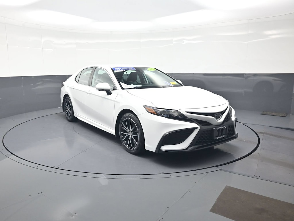 Used 2024 Toyota Camry SE Sedan