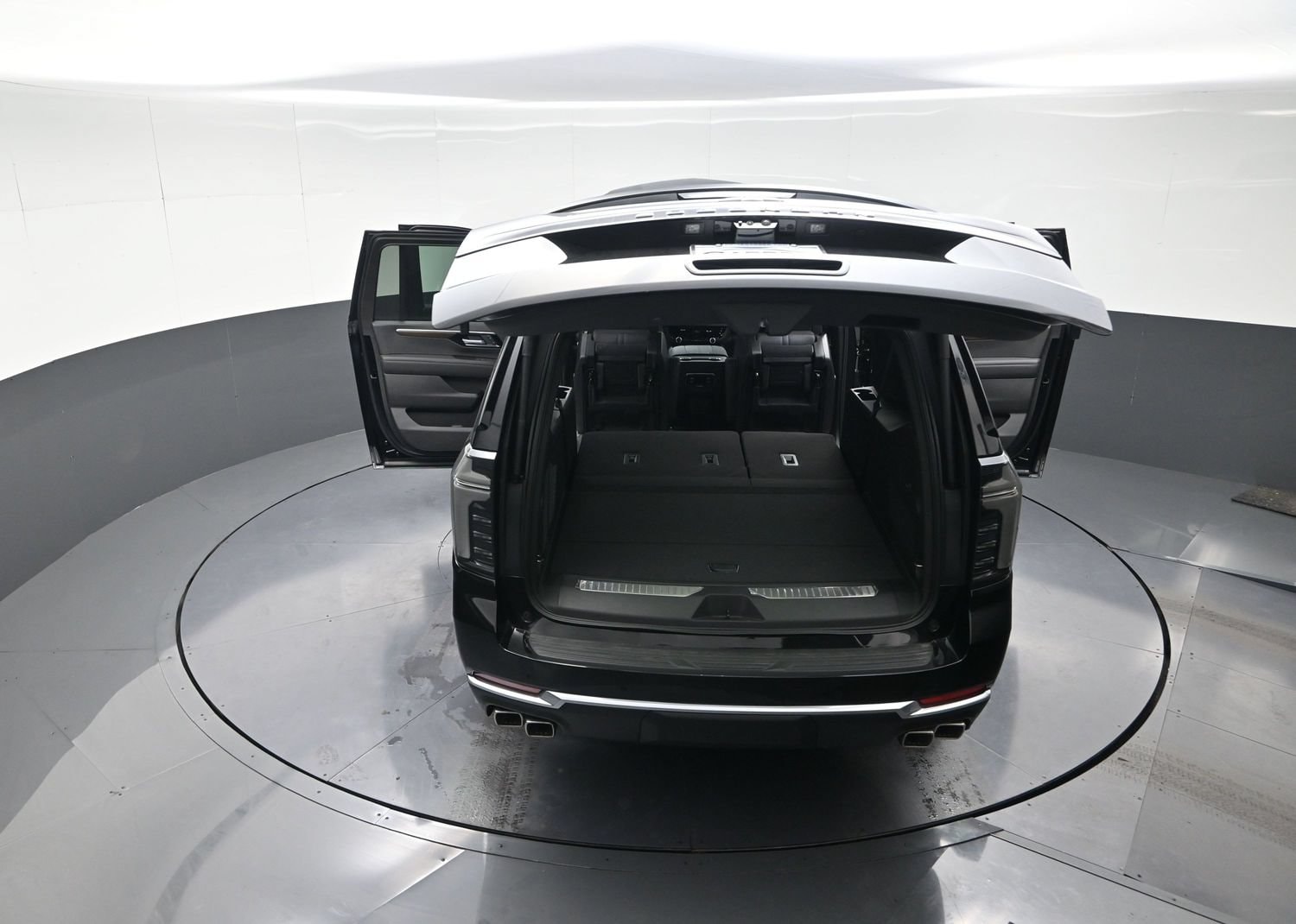 2026 Chevrolet Suburban High Country - Photo 13