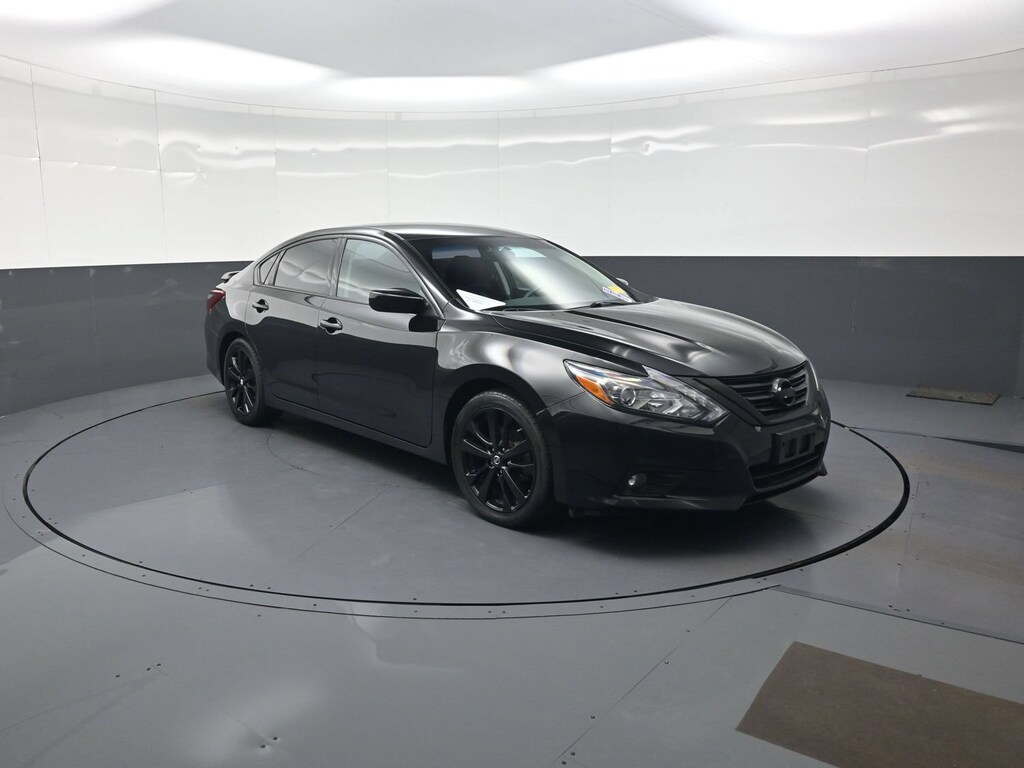 Used 2017 Nissan Altima 2.5 SR Sedan