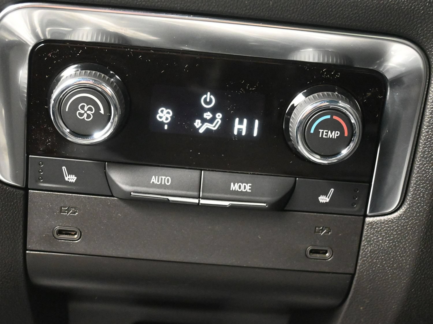 2026 Chevrolet Suburban High Country - Photo 37