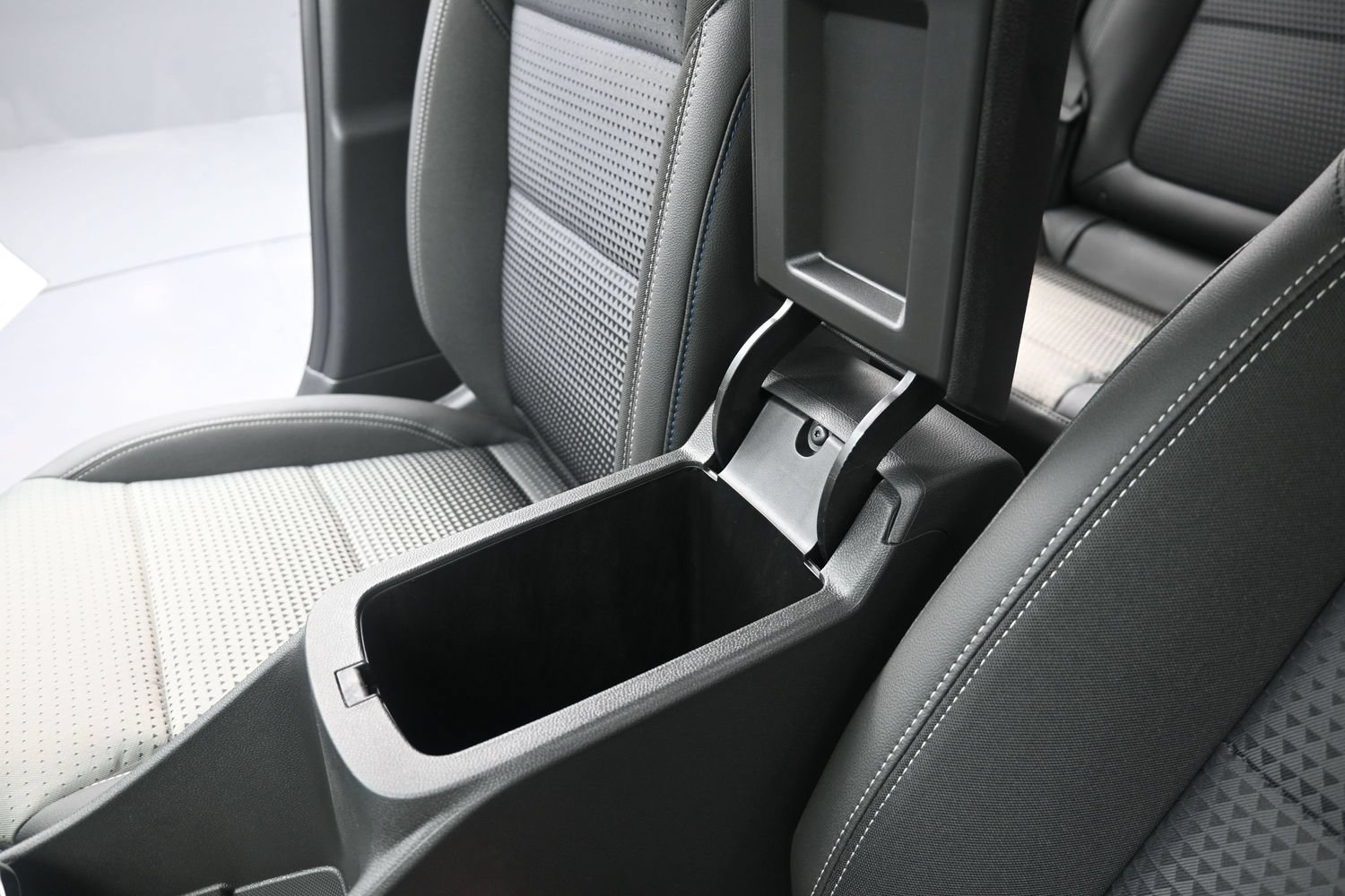 2026 Chevrolet Trax LT - Photo 30