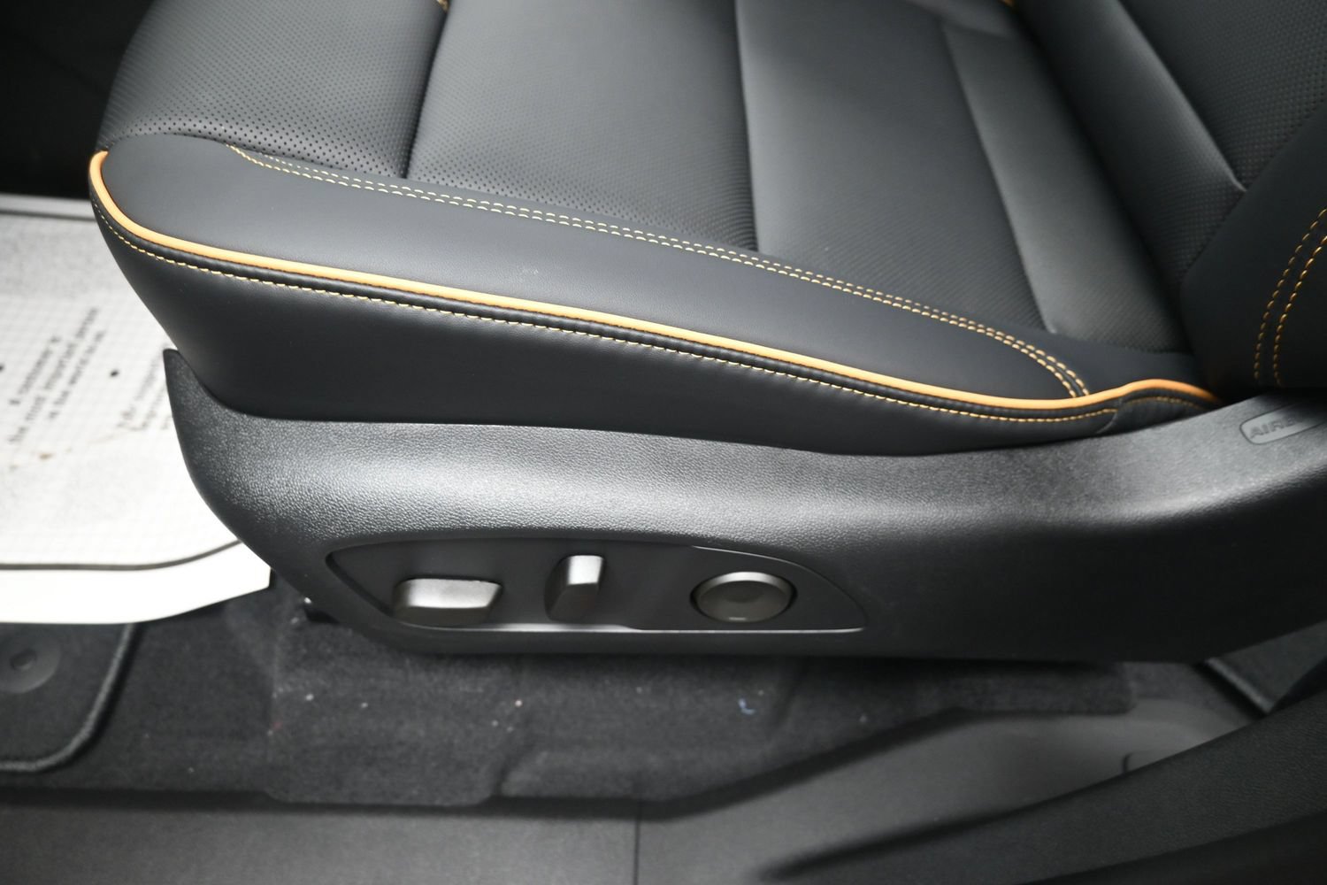 2027 Chevrolet Traverse High Country - Photo 20