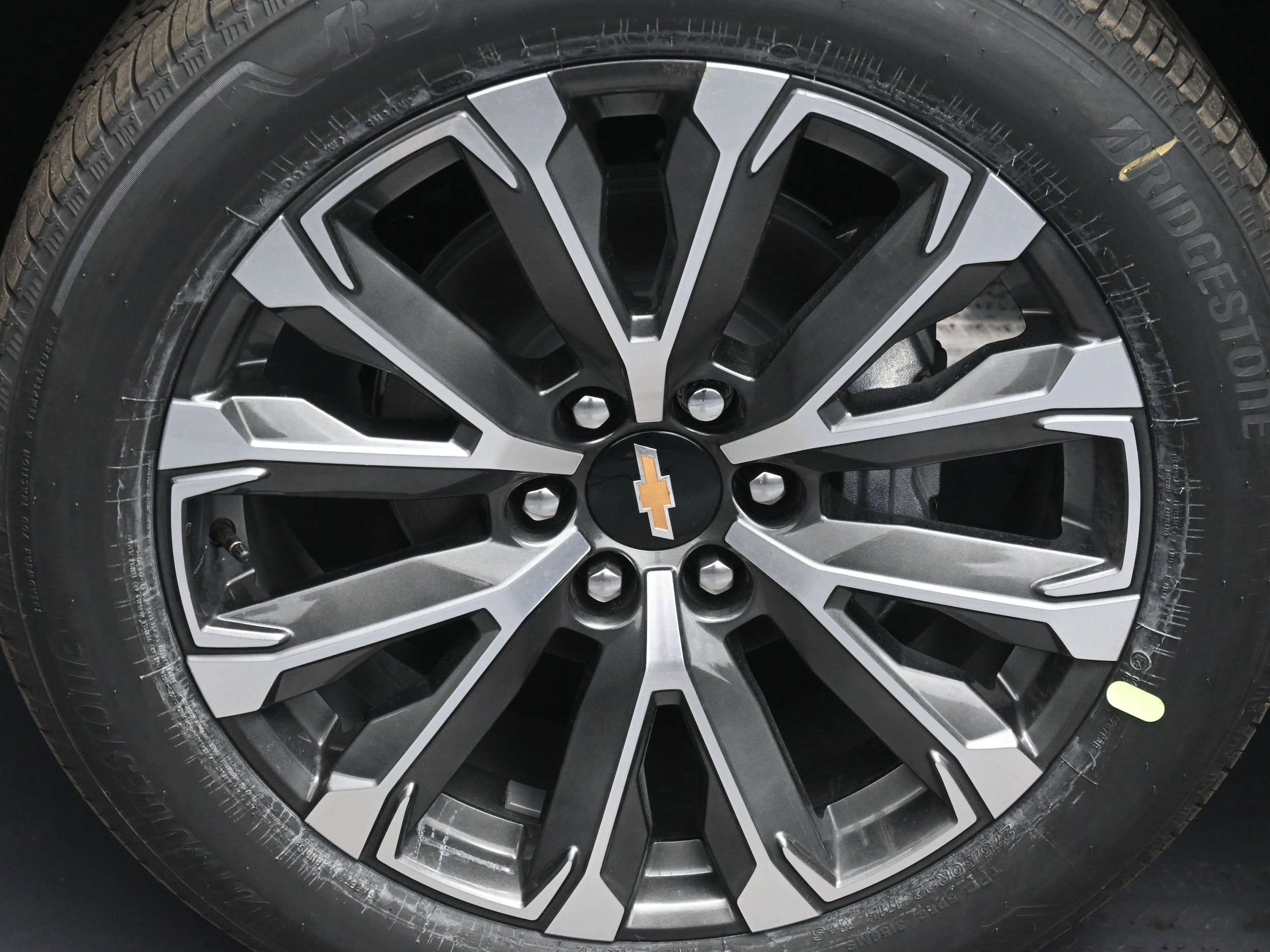 2026 Chevrolet Suburban High Country - Photo 17