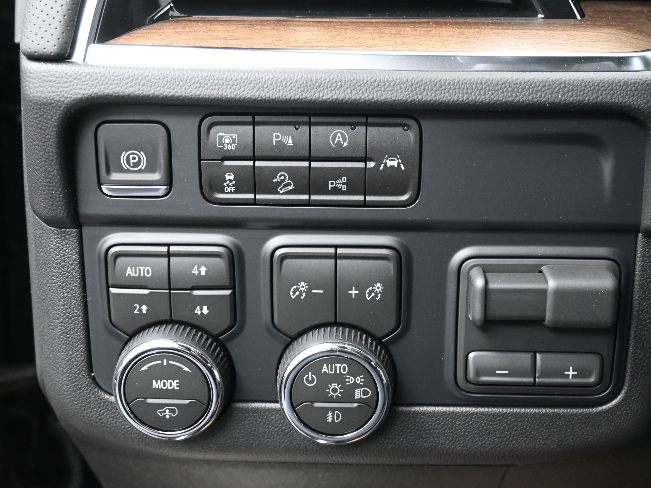 2026 Chevrolet Suburban High Country - Photo 20