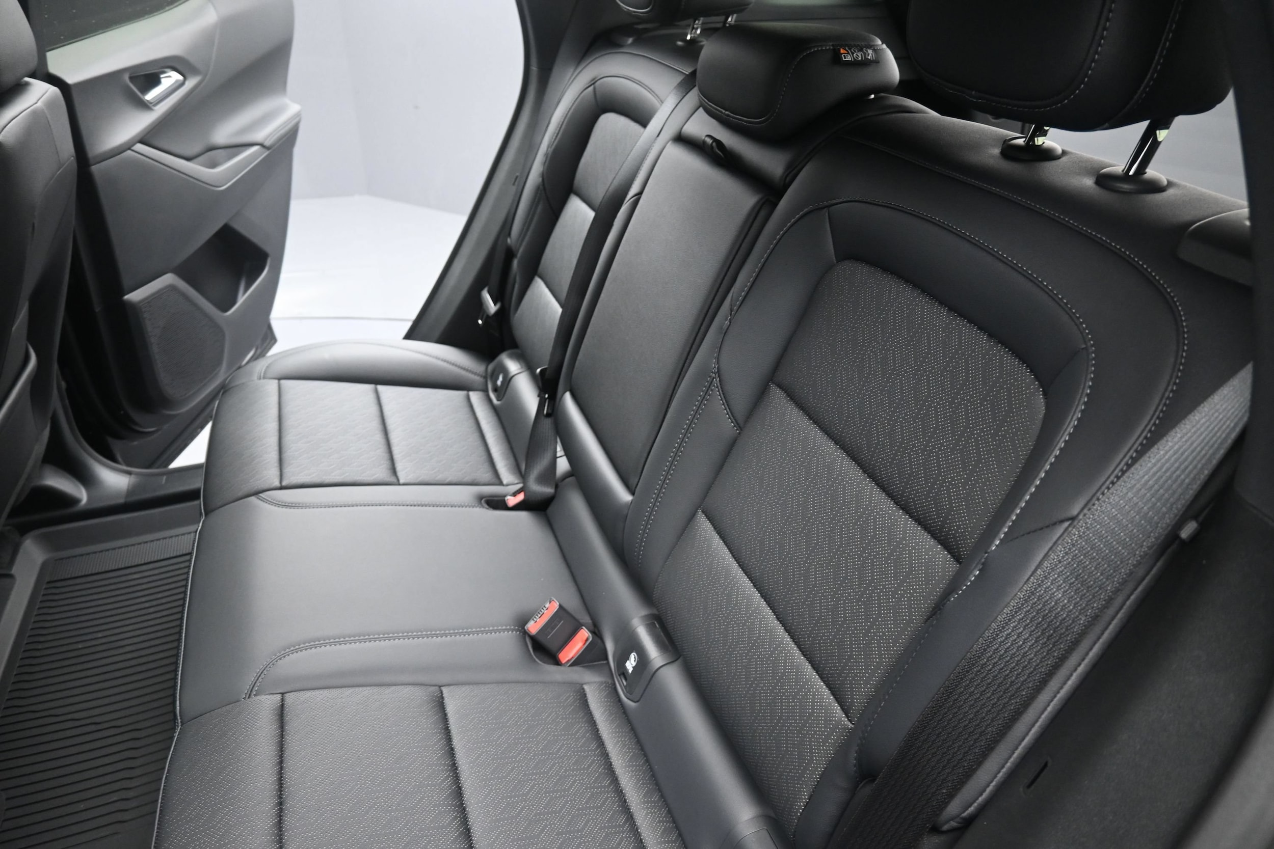 2026 Chevrolet Equinox LT - Photo 35