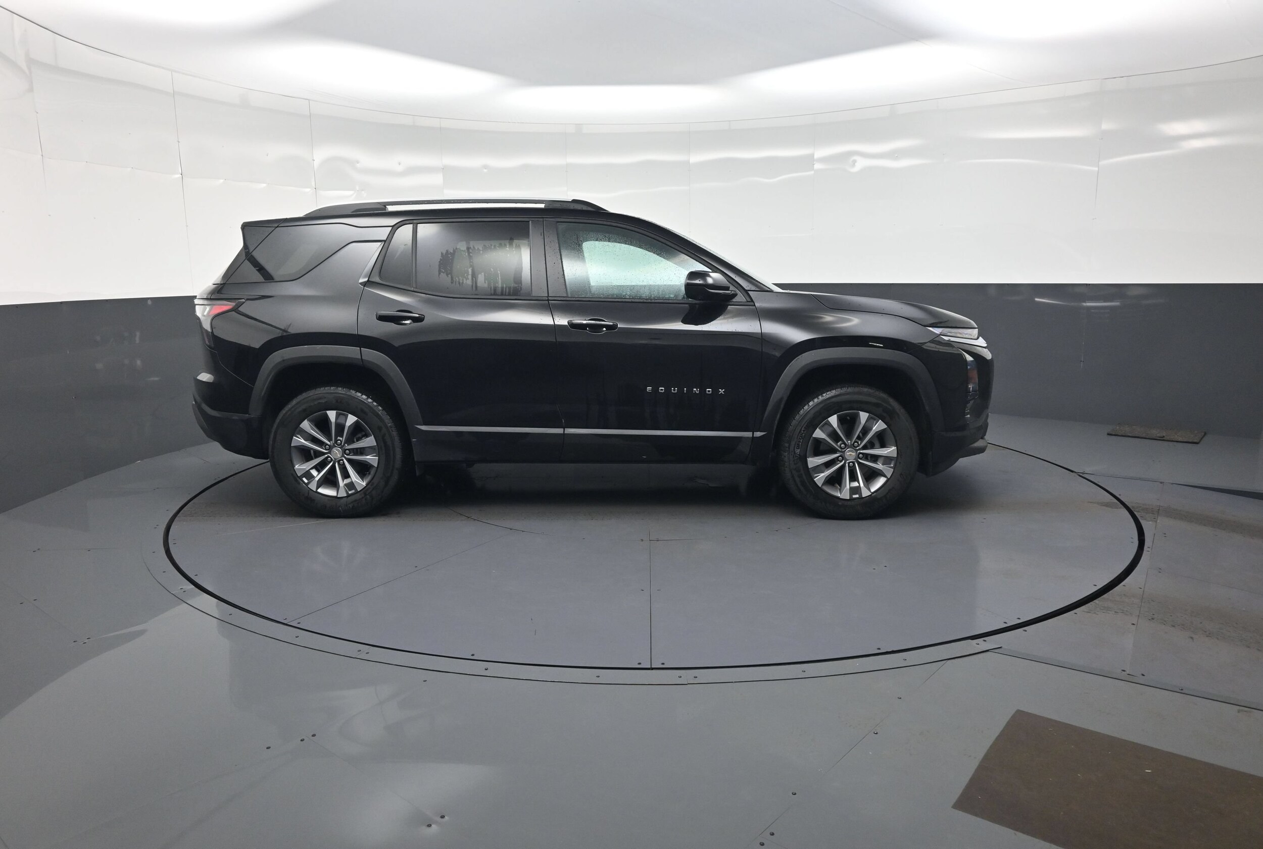 2026 Chevrolet Equinox LT - Photo 2