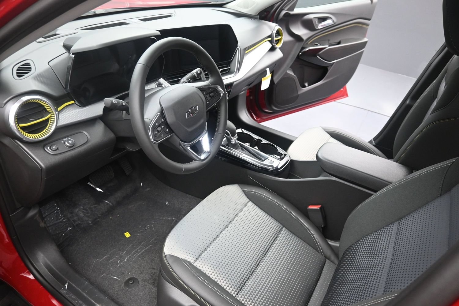2026 Chevrolet Trax LT - Photo 18