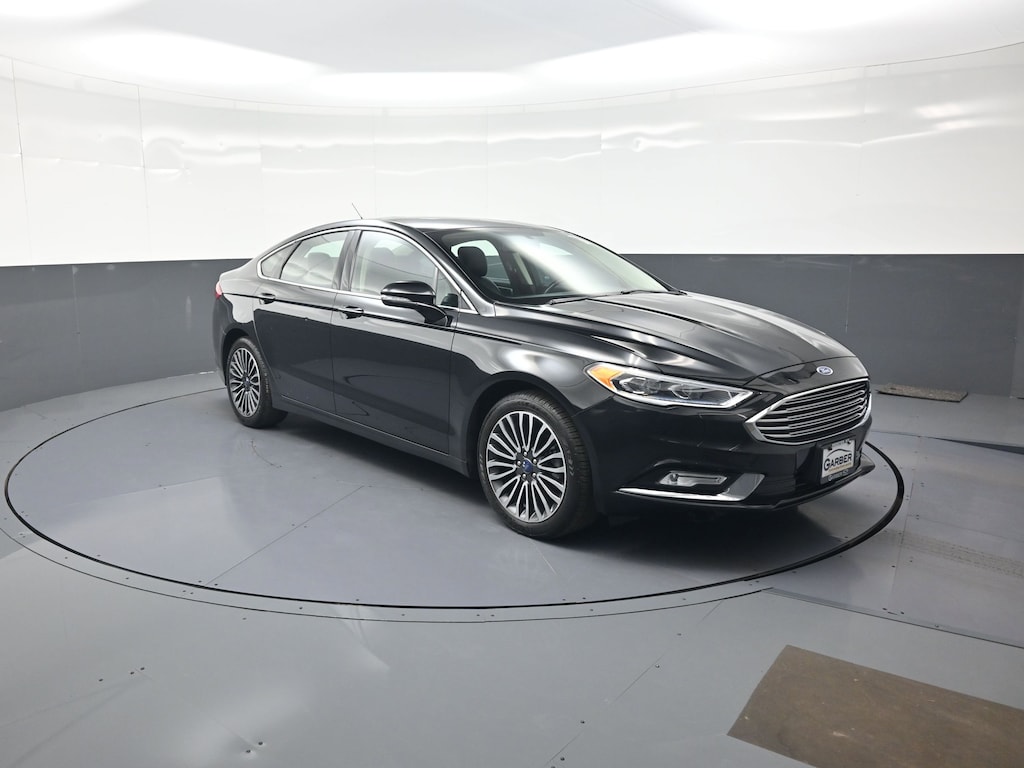 Used 2017 Ford Fusion SE Sedan