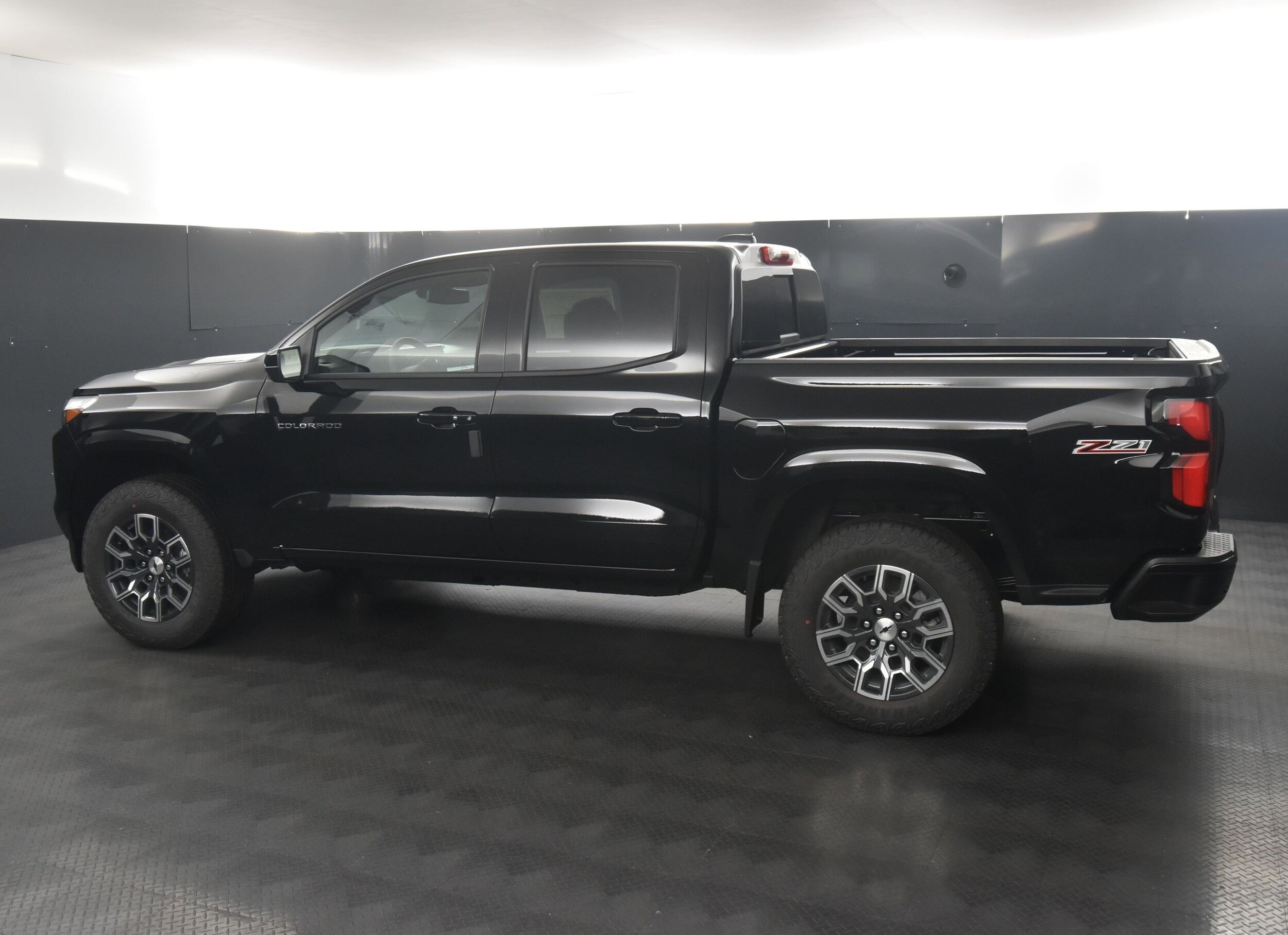 2026 Chevrolet Colorado Z71 photo 3