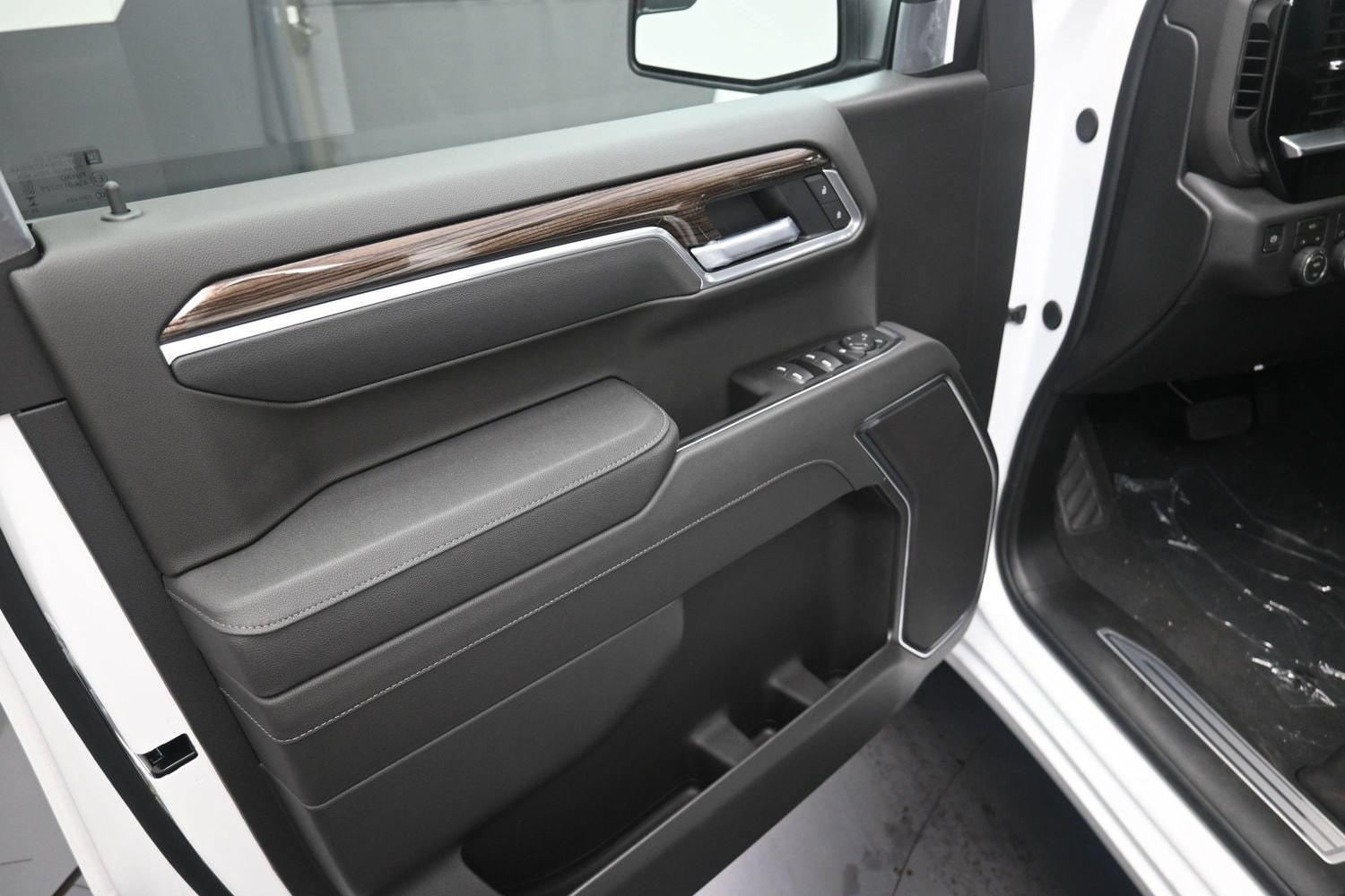 2026 Chevrolet Silverado 1500 LT - Photo 15