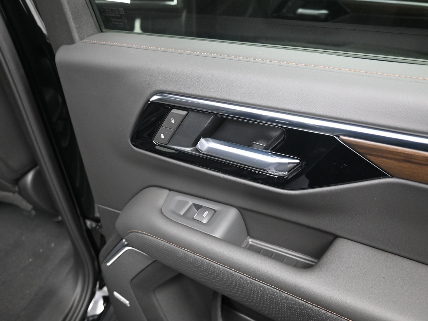 2026 Chevrolet Suburban High Country - Photo 39