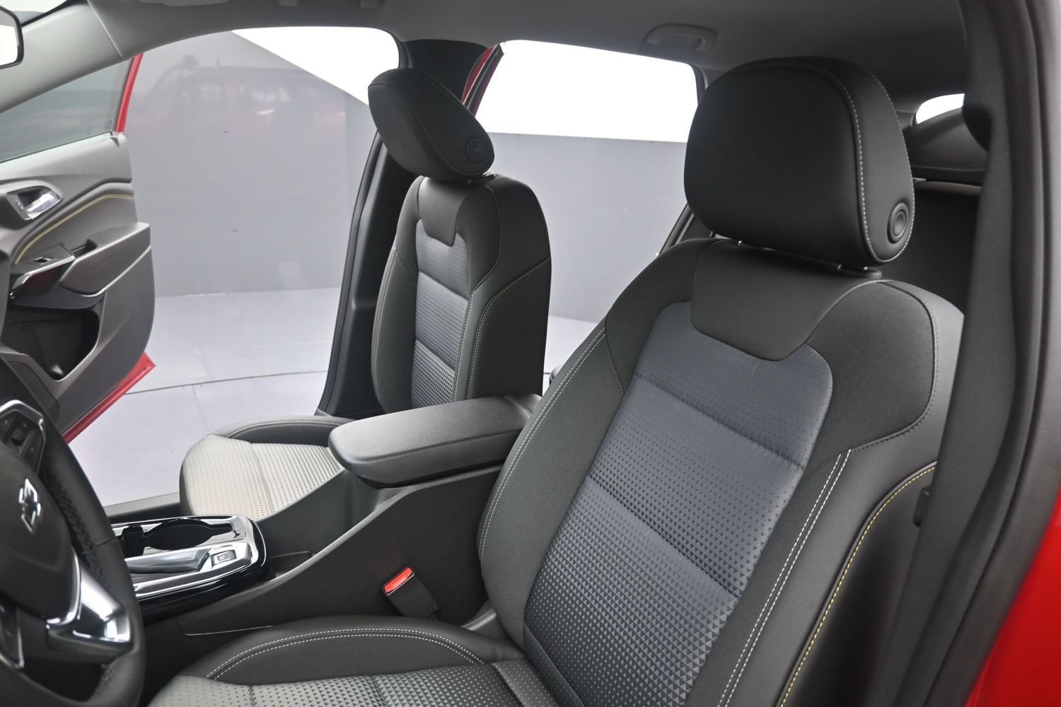 2026 Chevrolet Trax LT - Photo 17