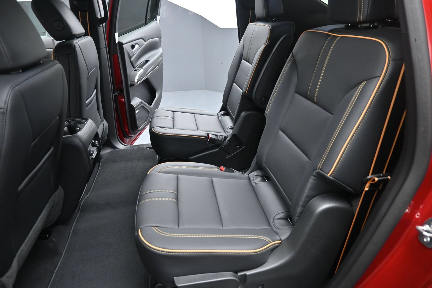 2027 Chevrolet Traverse High Country - Photo 40