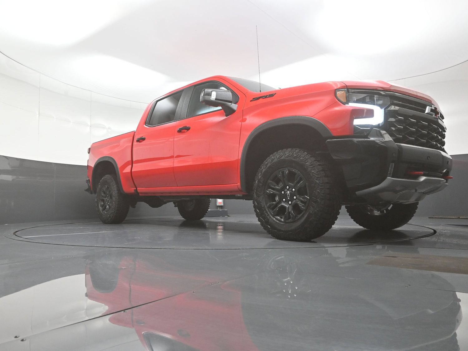 2026 Chevrolet Silverado 1500 ZR2 - Photo 9
