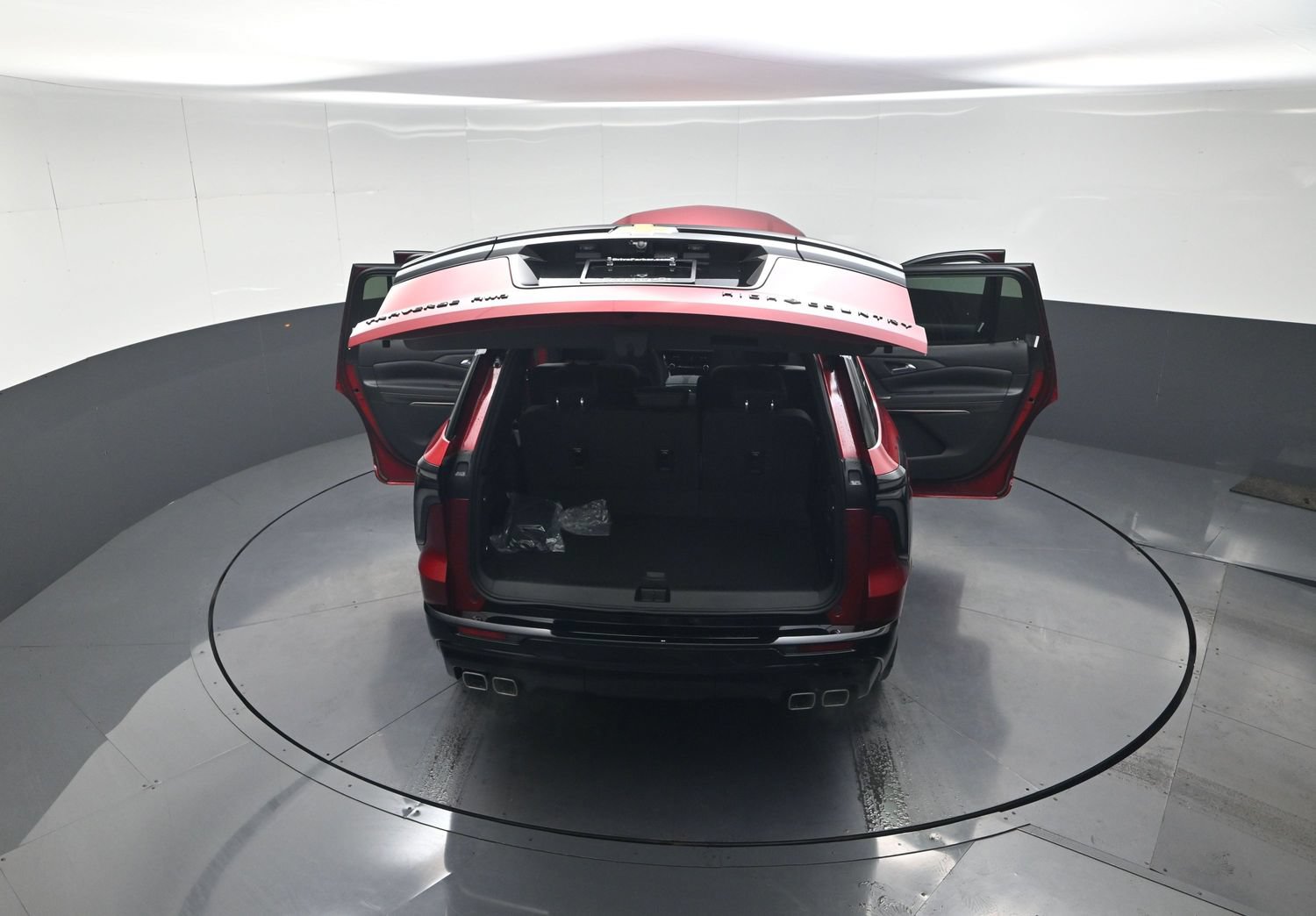 2027 Chevrolet Traverse High Country - Photo 13