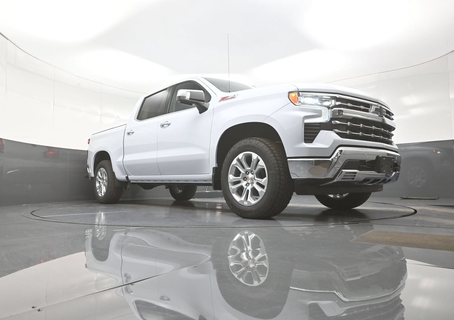 2026 Chevrolet Silverado 1500 LTZ - Photo 9
