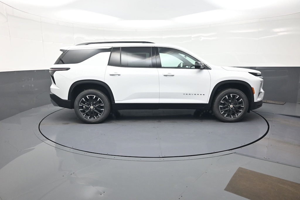 New 2026 Chevrolet Traverse LT SUV