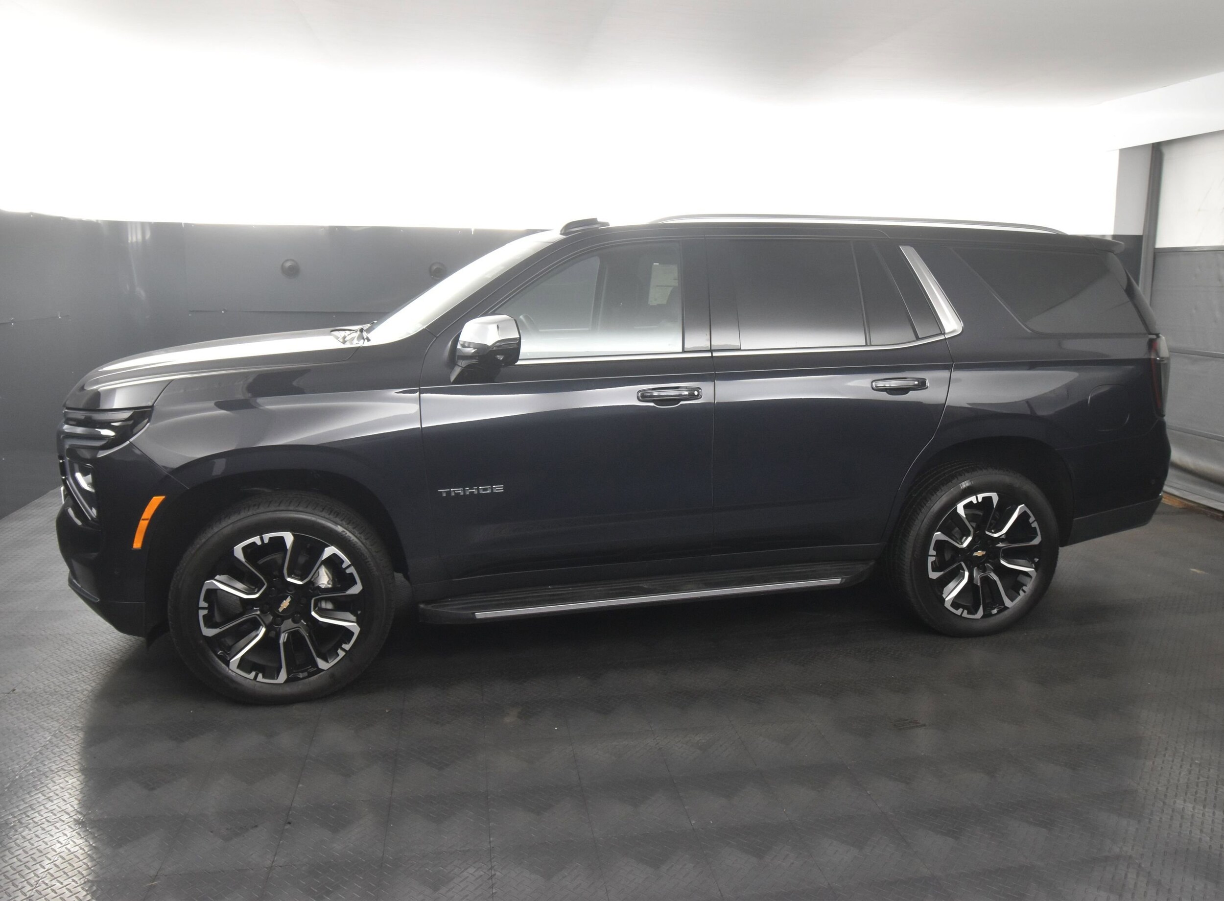 2025 Chevrolet Tahoe Premier photo 3