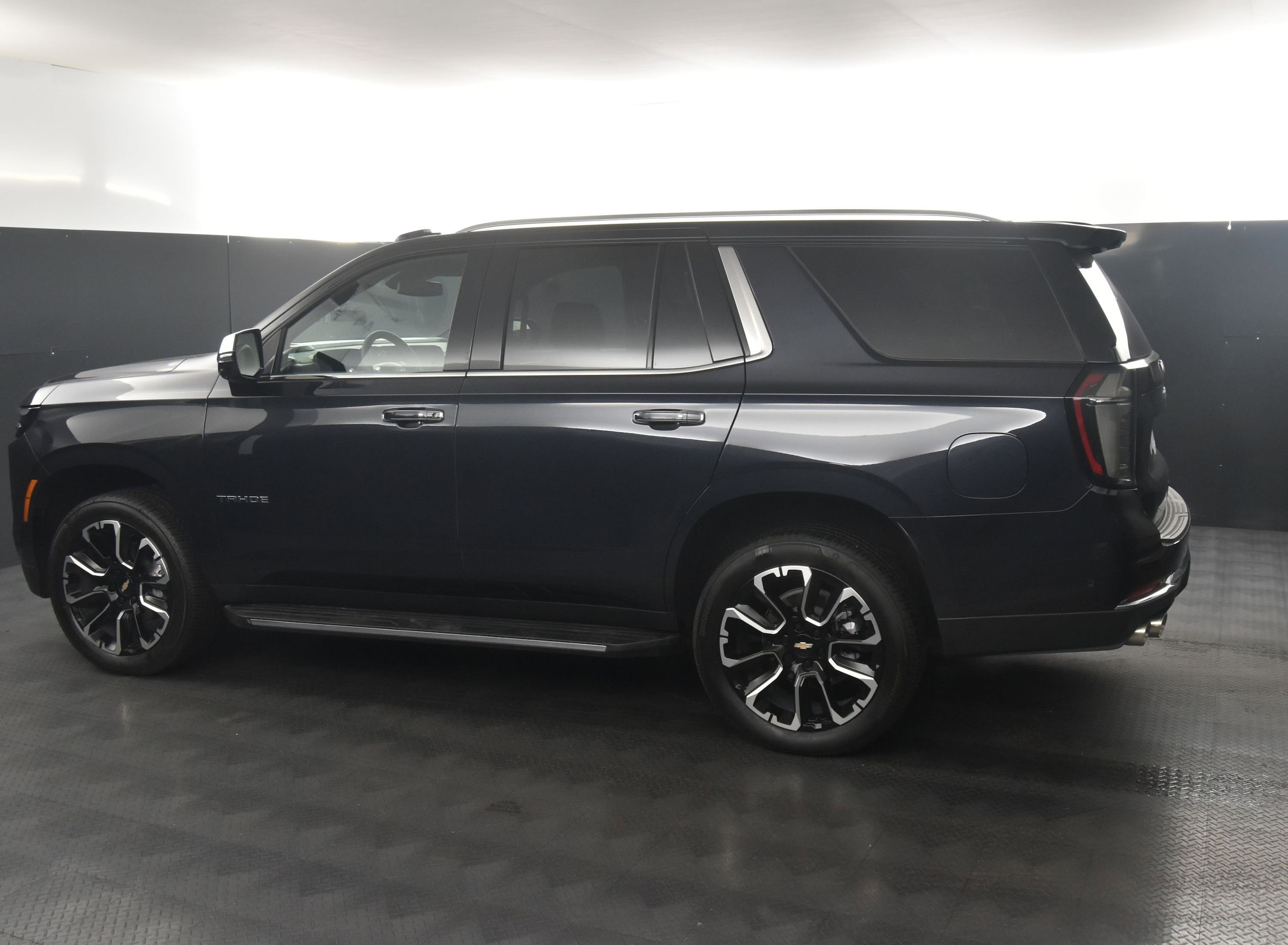 2025 Chevrolet Tahoe Premier photo 4