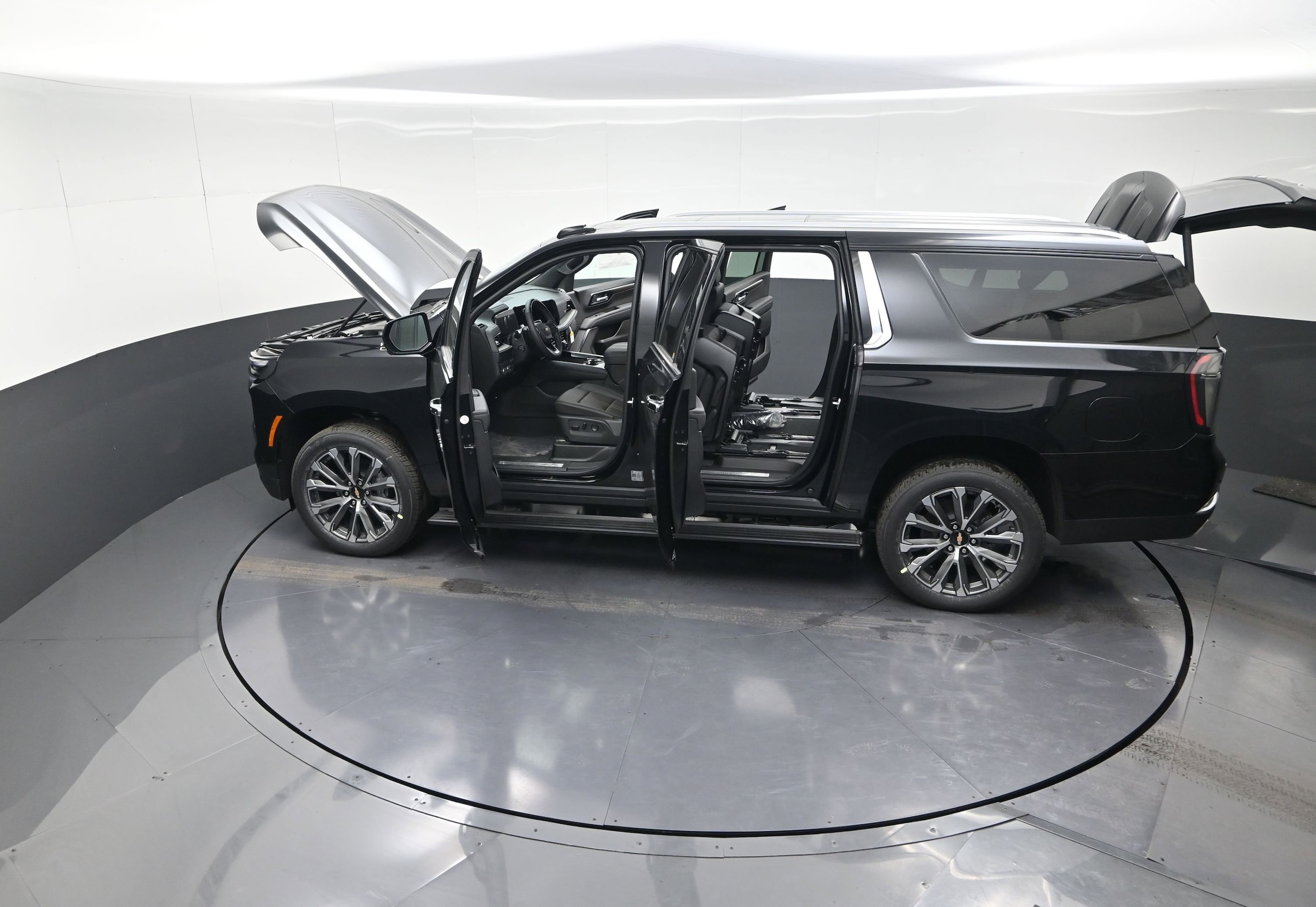 2026 Chevrolet Suburban High Country - Photo 15