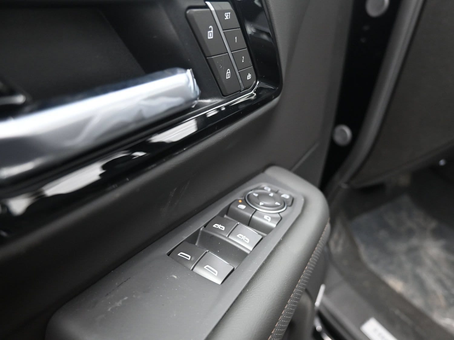 2026 Chevrolet Suburban High Country - Photo 18