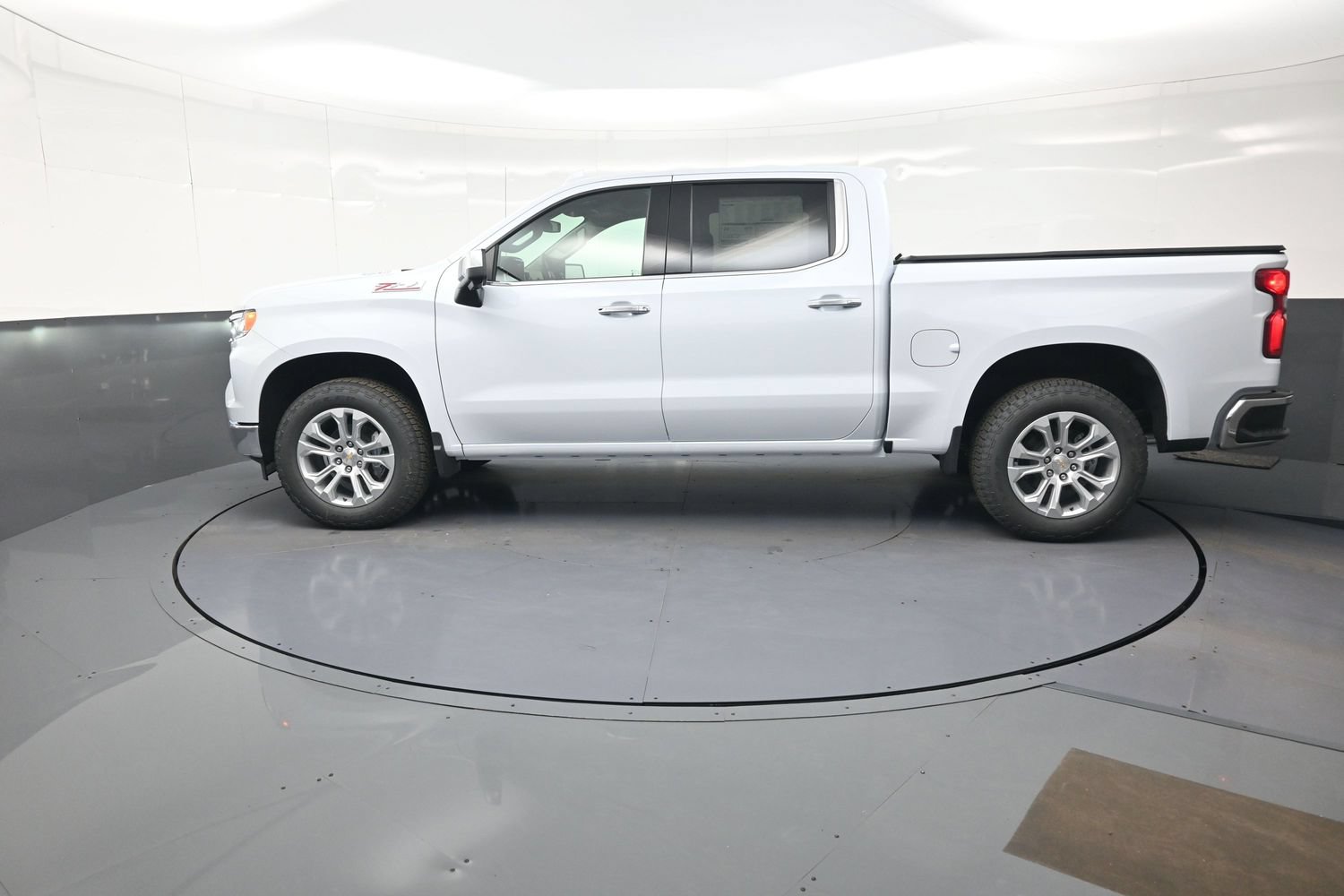 2026 Chevrolet Silverado 1500 LTZ - Photo 6