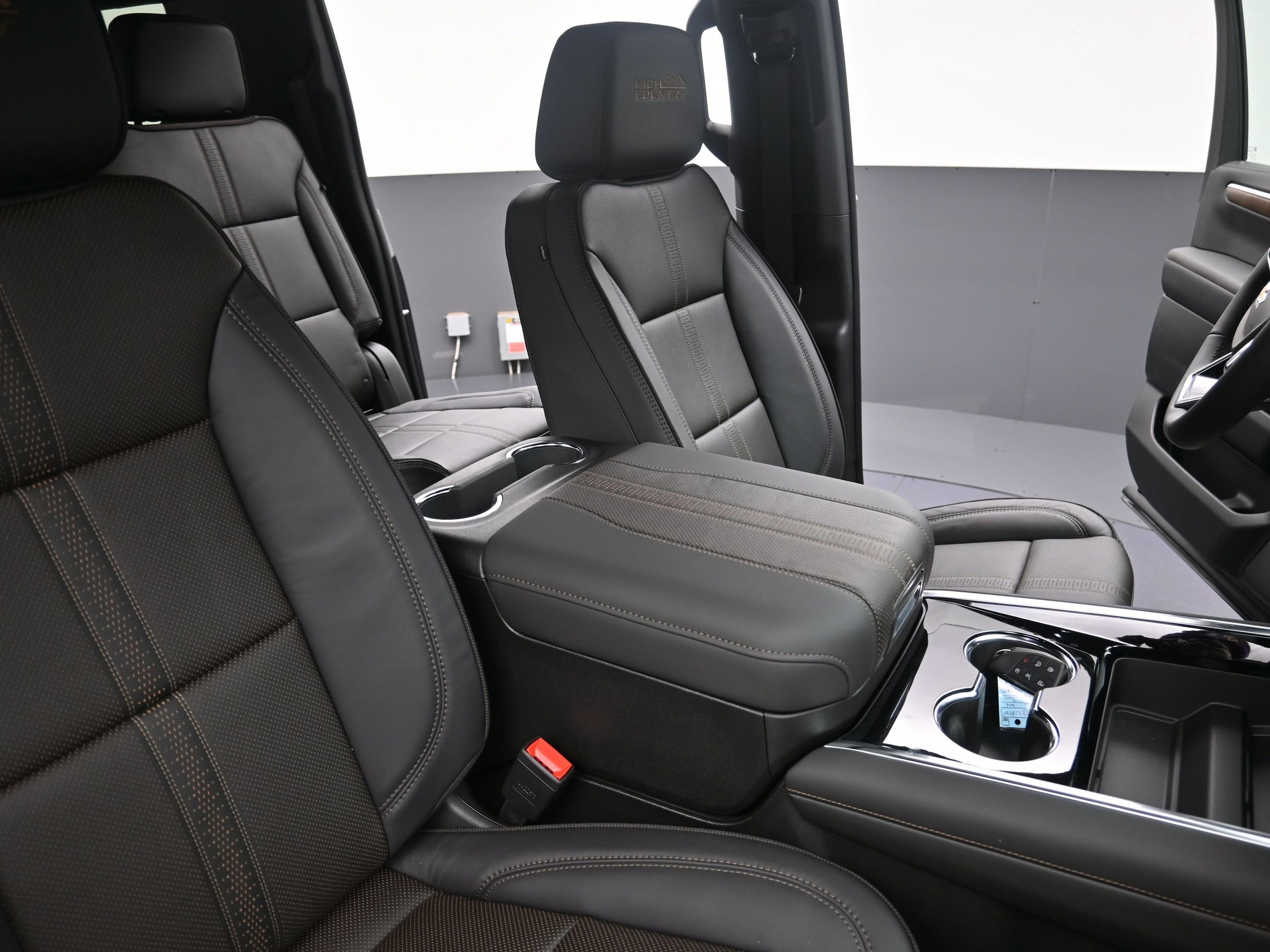 2026 Chevrolet Suburban High Country - Photo 42