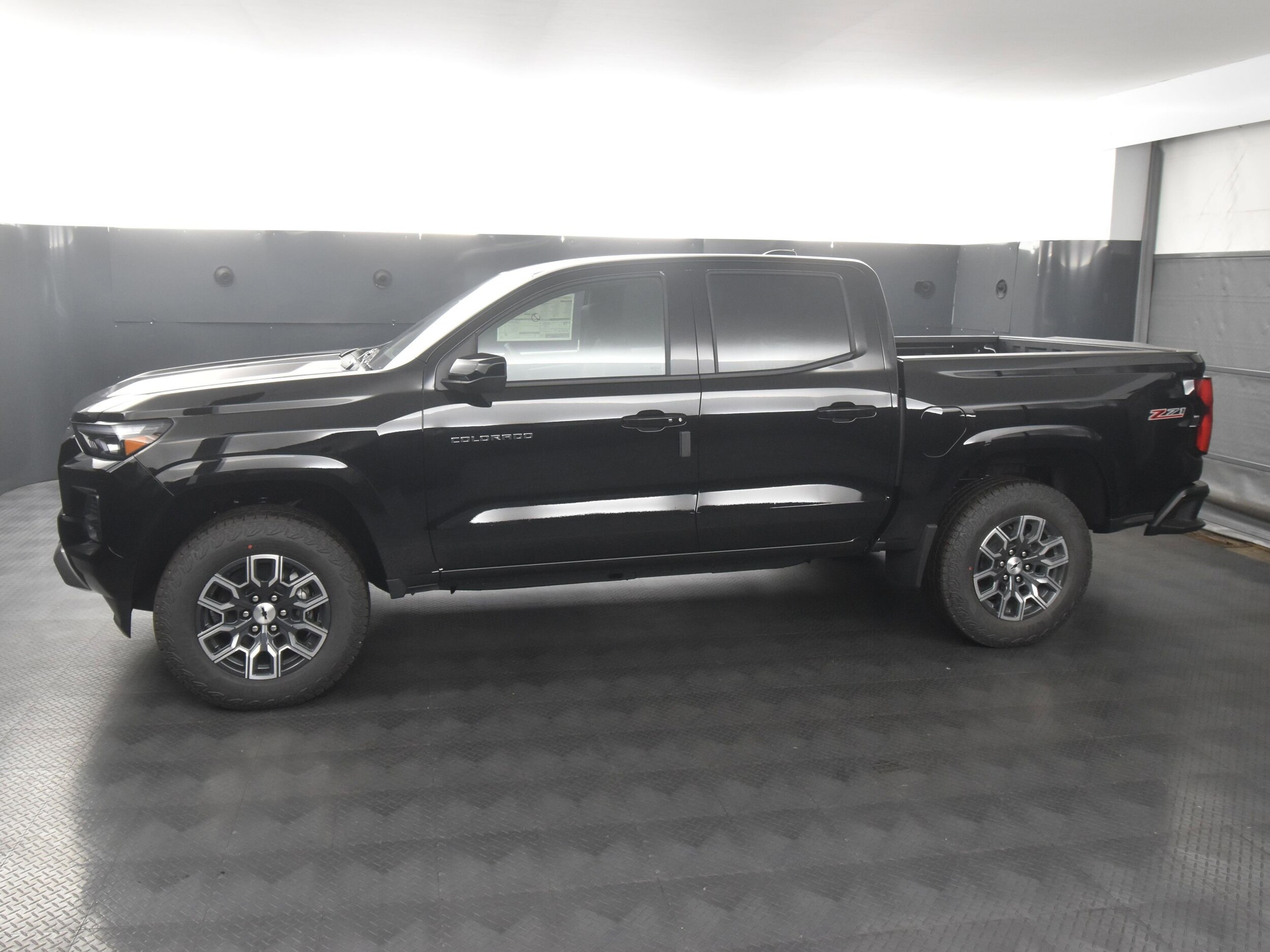 2026 Chevrolet Colorado Z71 photo 2
