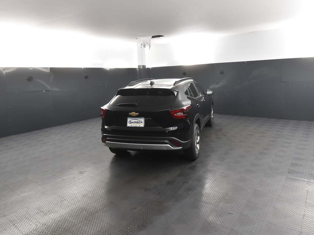 New 2025 Chevrolet Trax LT SUV