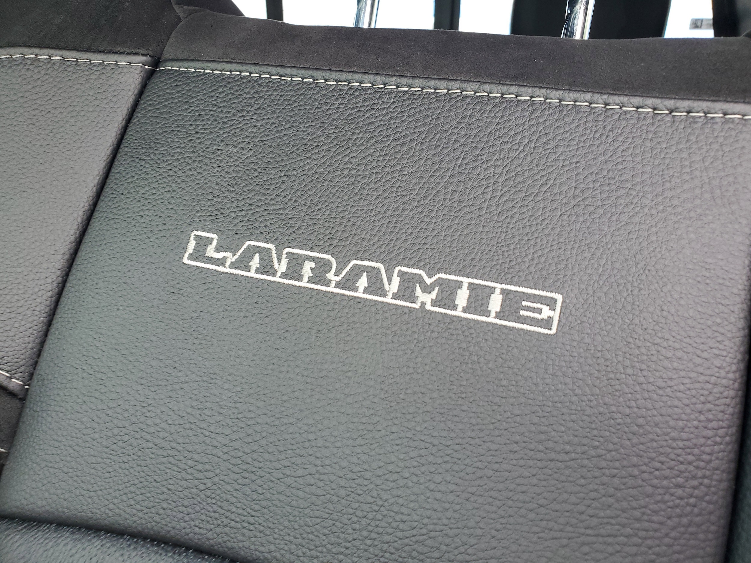 2026 RAM 2500 Laramie - Photo 8