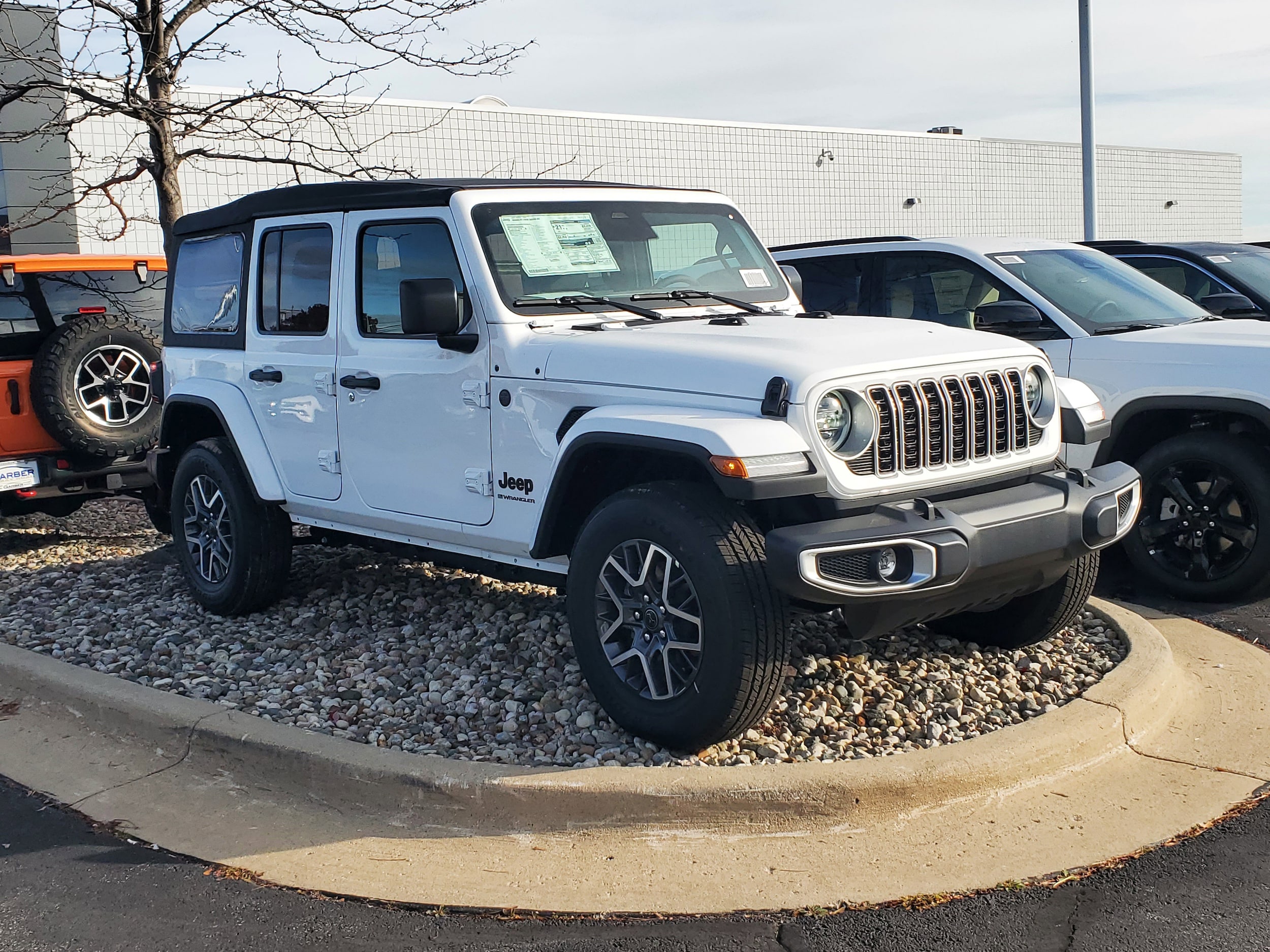 2026 Jeep Wrangler 4-Door Sahara's photo