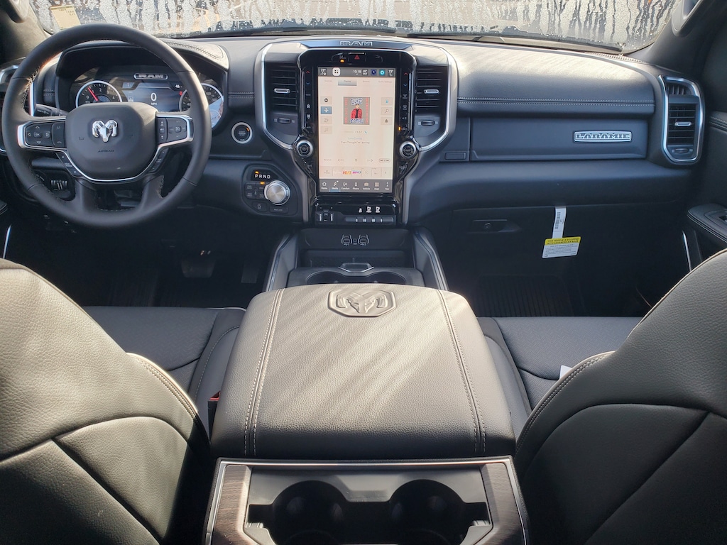 New 2026 Ram 1500 LARAMIE CREW CAB 4X4 5'7 BOX Pickup