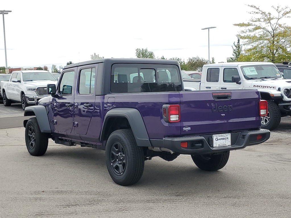 New 2026 Jeep Gladiator SPORT 4X4 Pickup