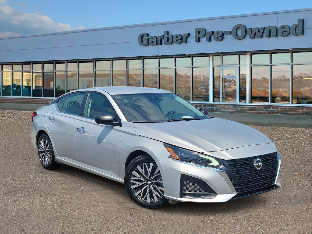 Used 2024 Nissan Altima 2.5 SV Sedan