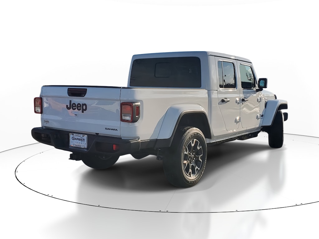 New 2026 Jeep Gladiator SAHARA 4X4 Pickup