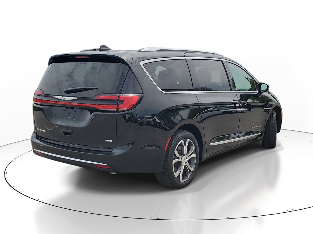 Used 2026 Chrysler Pacifica Pinnacle Van Passenger Van