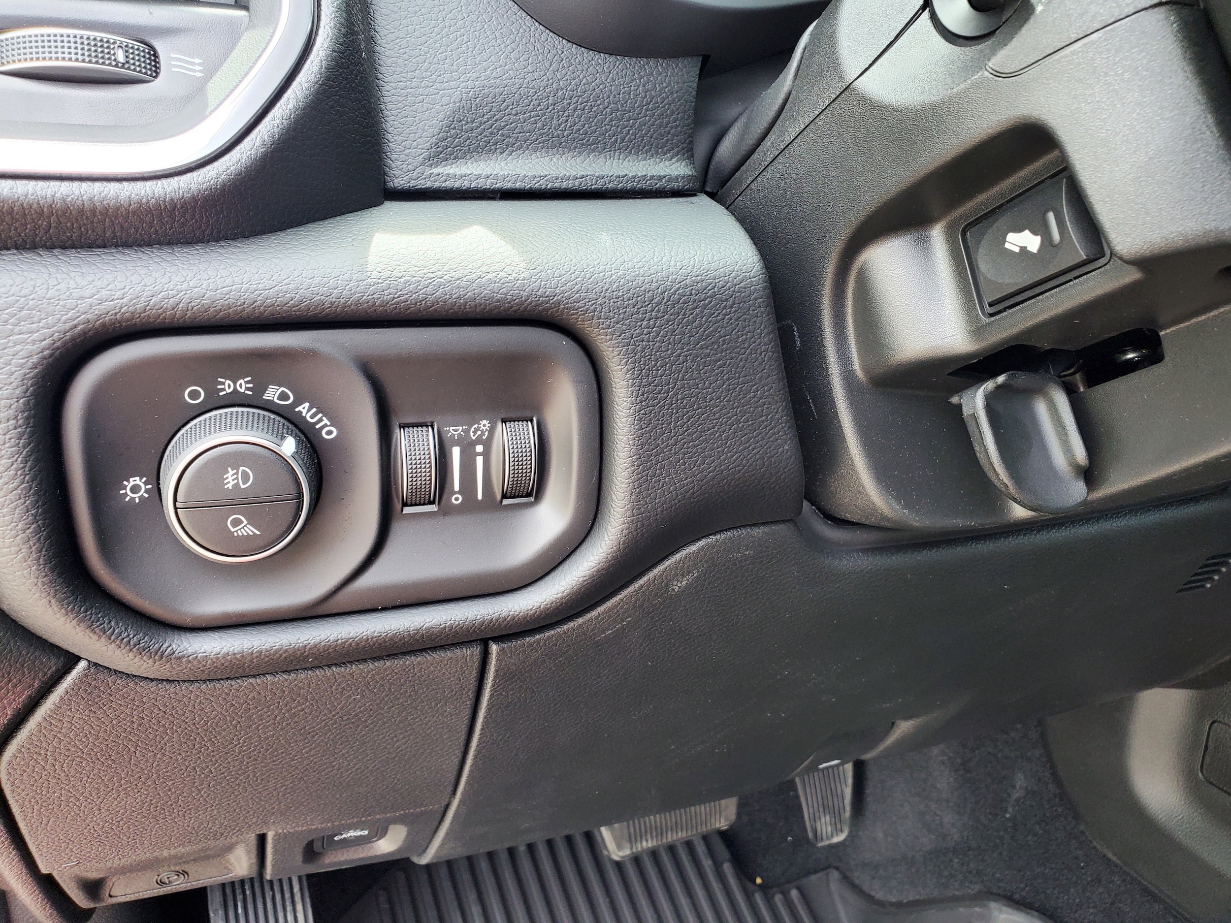 2026 RAM 2500 Laramie - Photo 14