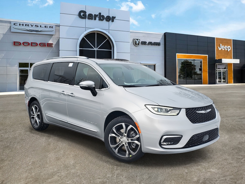 New 2026 Chrysler Pacifica PINNACLE AWD Passenger Van