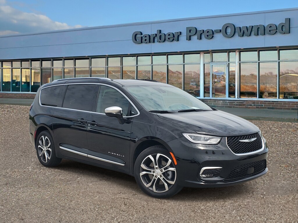 Used 2026 Chrysler Pacifica Pinnacle Van Passenger Van