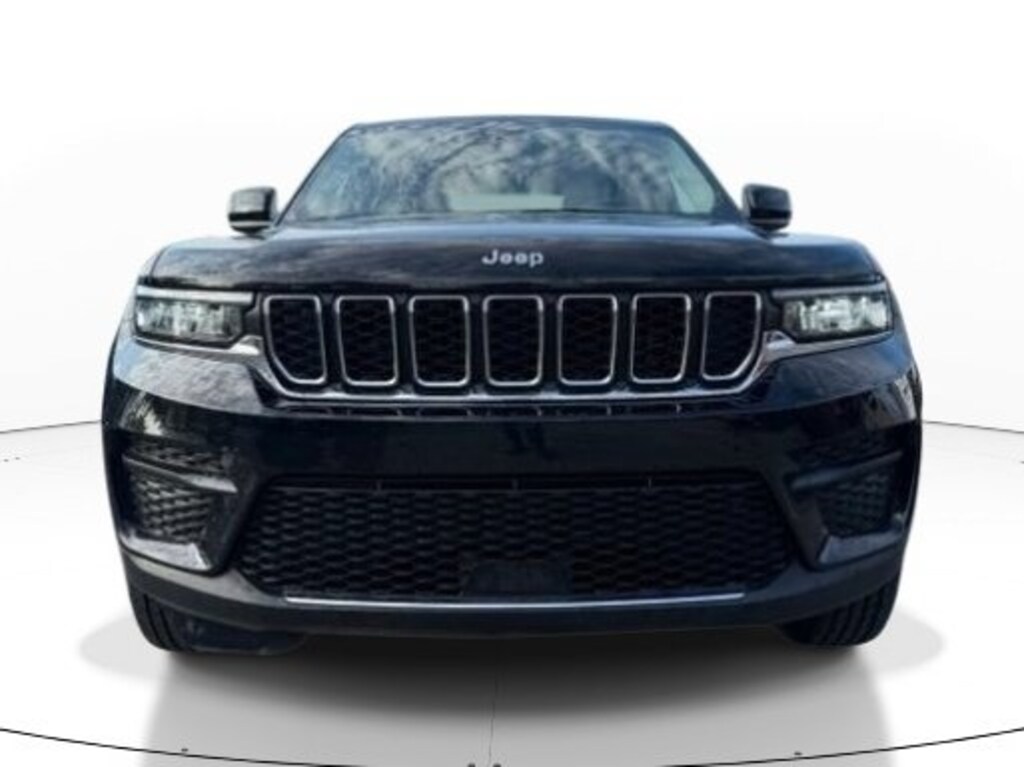 Used 2023 Jeep Grand Cherokee Laredo SUV
