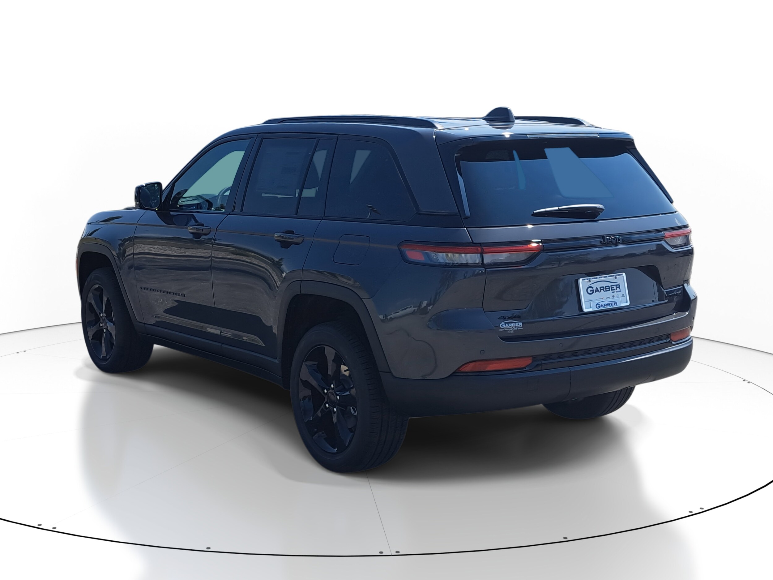 2025 Jeep Grand Cherokee Limited photo 2