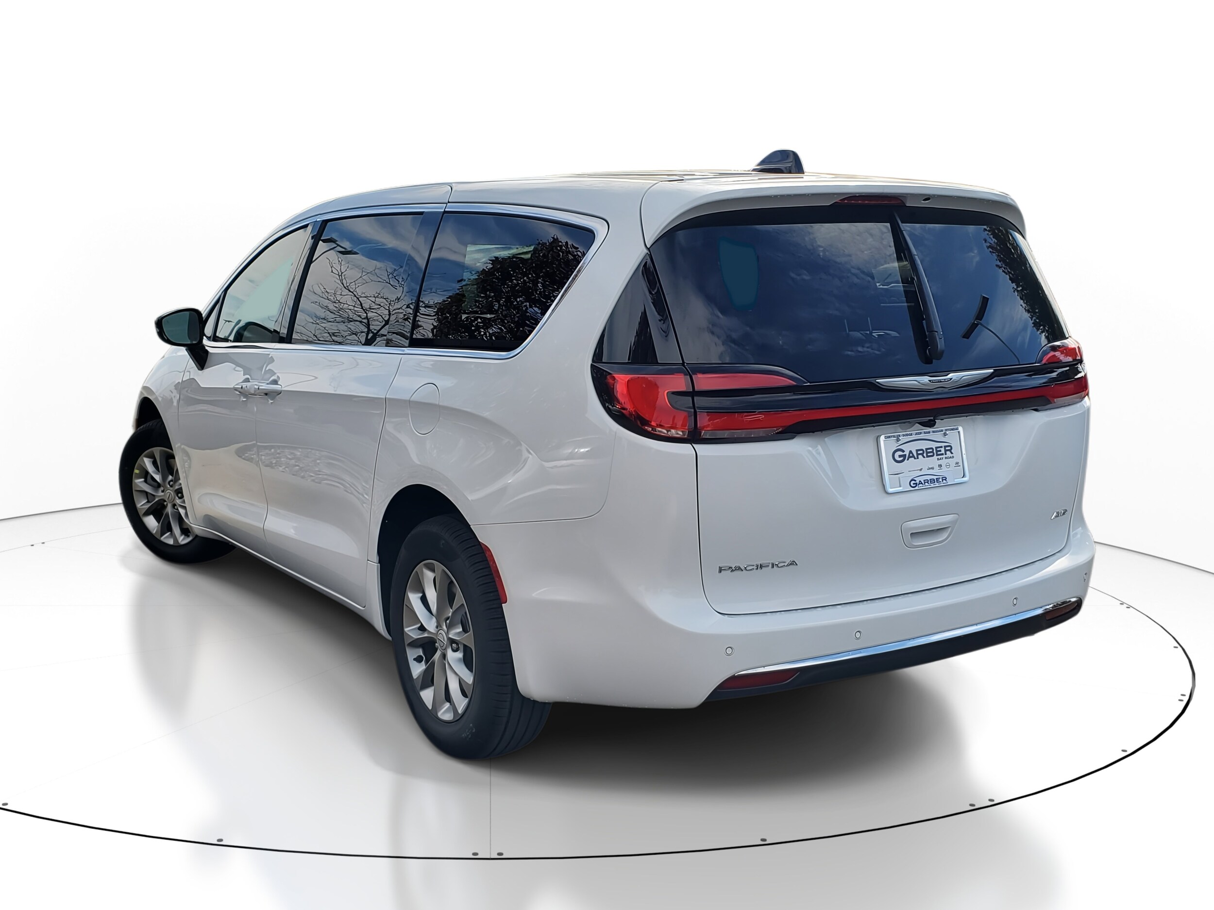 2026 Chrysler Pacifica photo 3