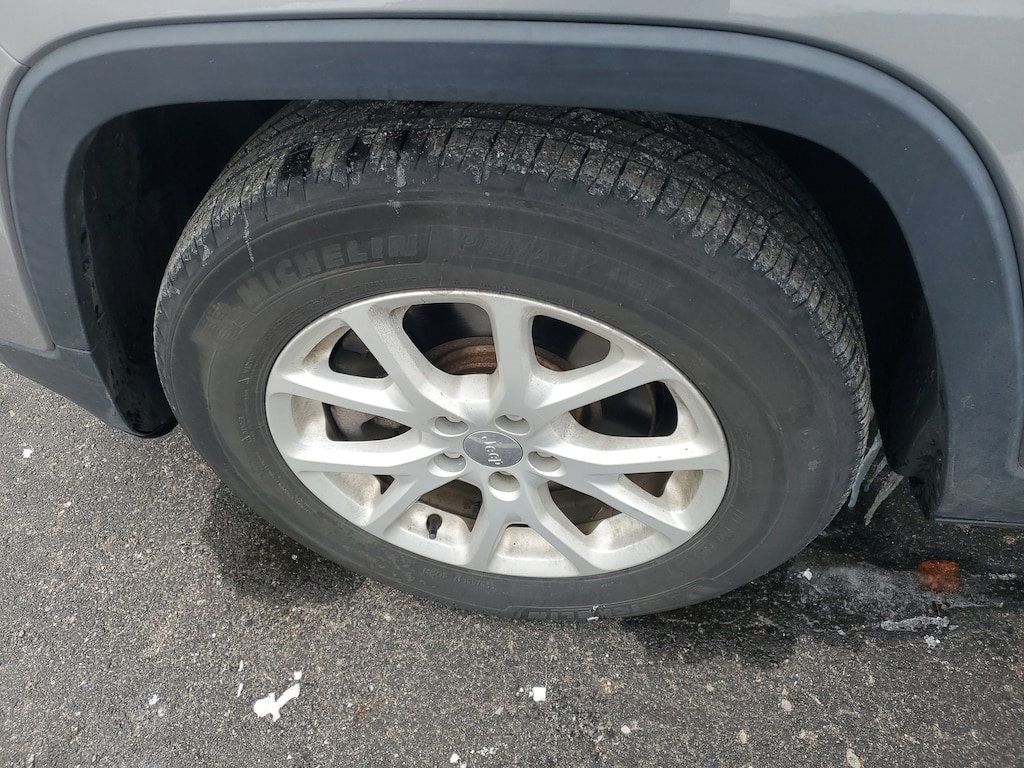 Used 2016 Jeep Cherokee Latitude SUV