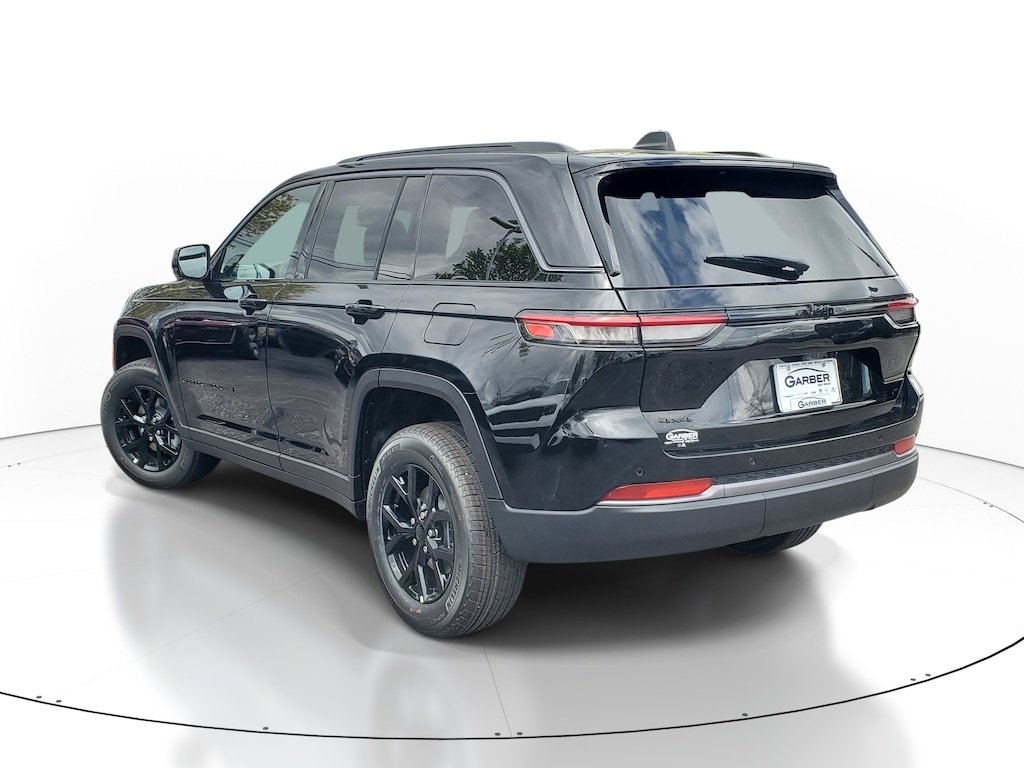 New 2026 Jeep Grand Cherokee LAREDO ALTITUDE 4X4 Sport Utility