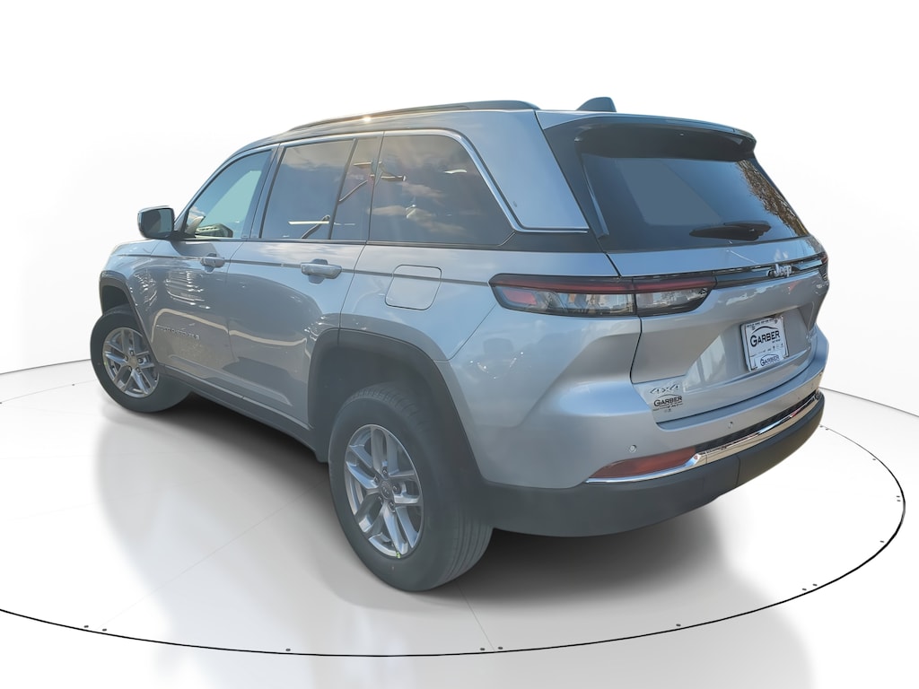 New 2025 Jeep Grand Cherokee LAREDO X 4X4 Sport Utility