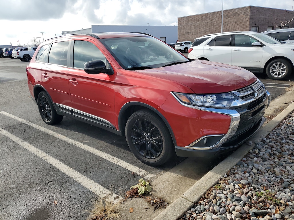 Used 2018 Mitsubishi Outlander LE CUV