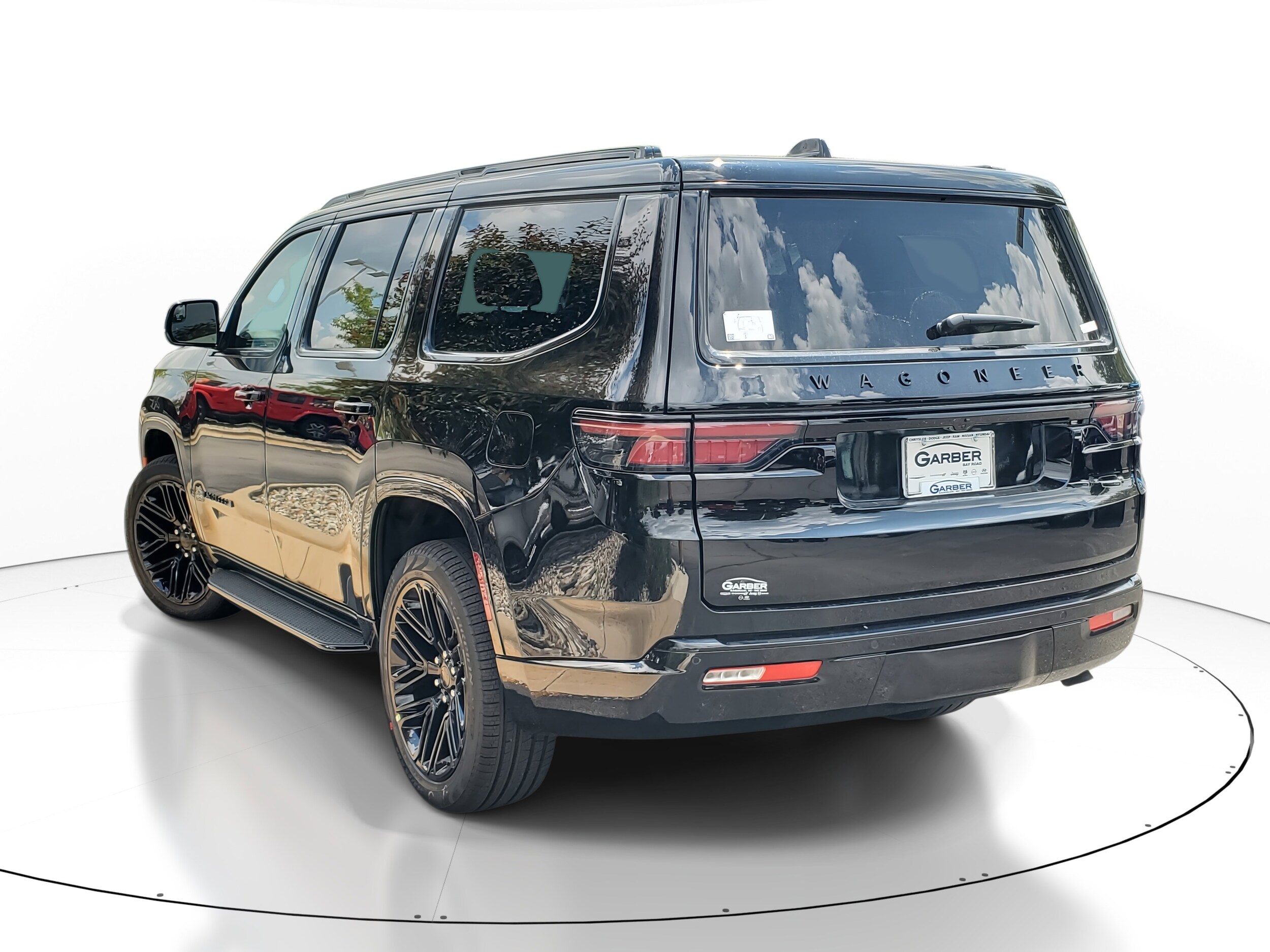 2025 Jeep Wagoneer Carbide photo 3