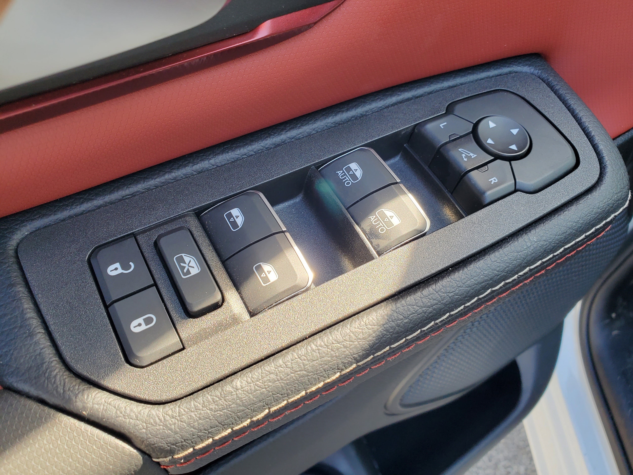 2026 RAM 1500 Rebel - Photo 10