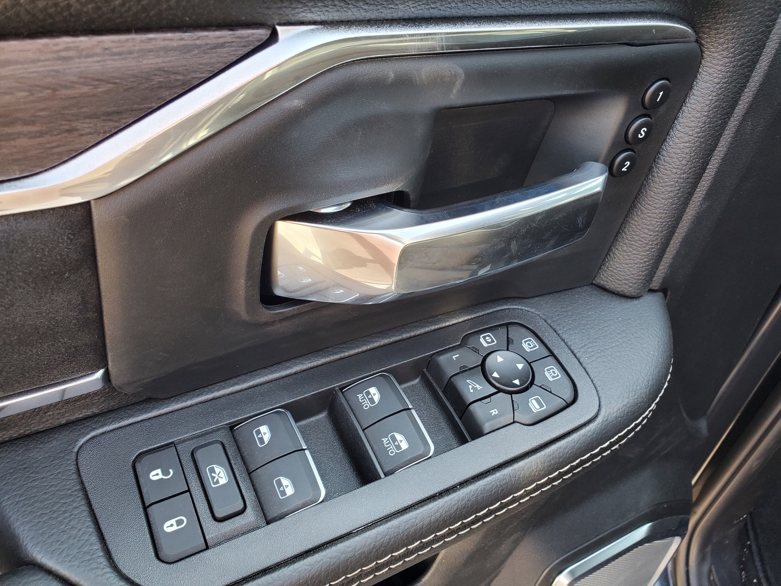 2026 RAM 2500 Laramie - Photo 7