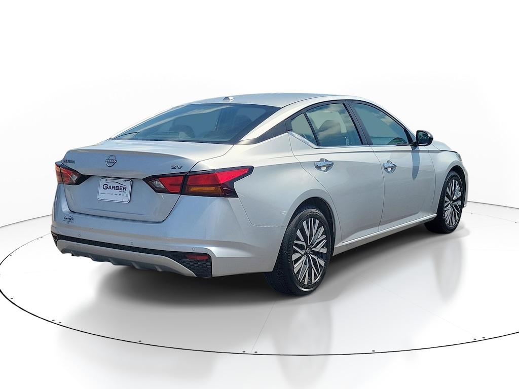 Used 2024 Nissan Altima 2.5 SV Sedan